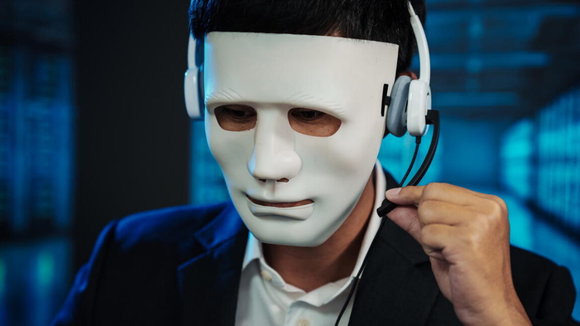 AI Chatbots Surpass Humans Trust‑Building Romance Scams