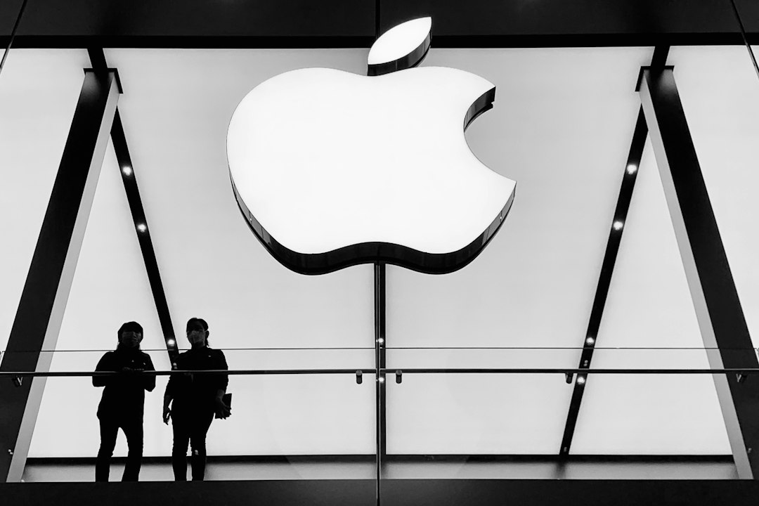 Apple CEO Ternus on Design, AI, and iPhone Duo