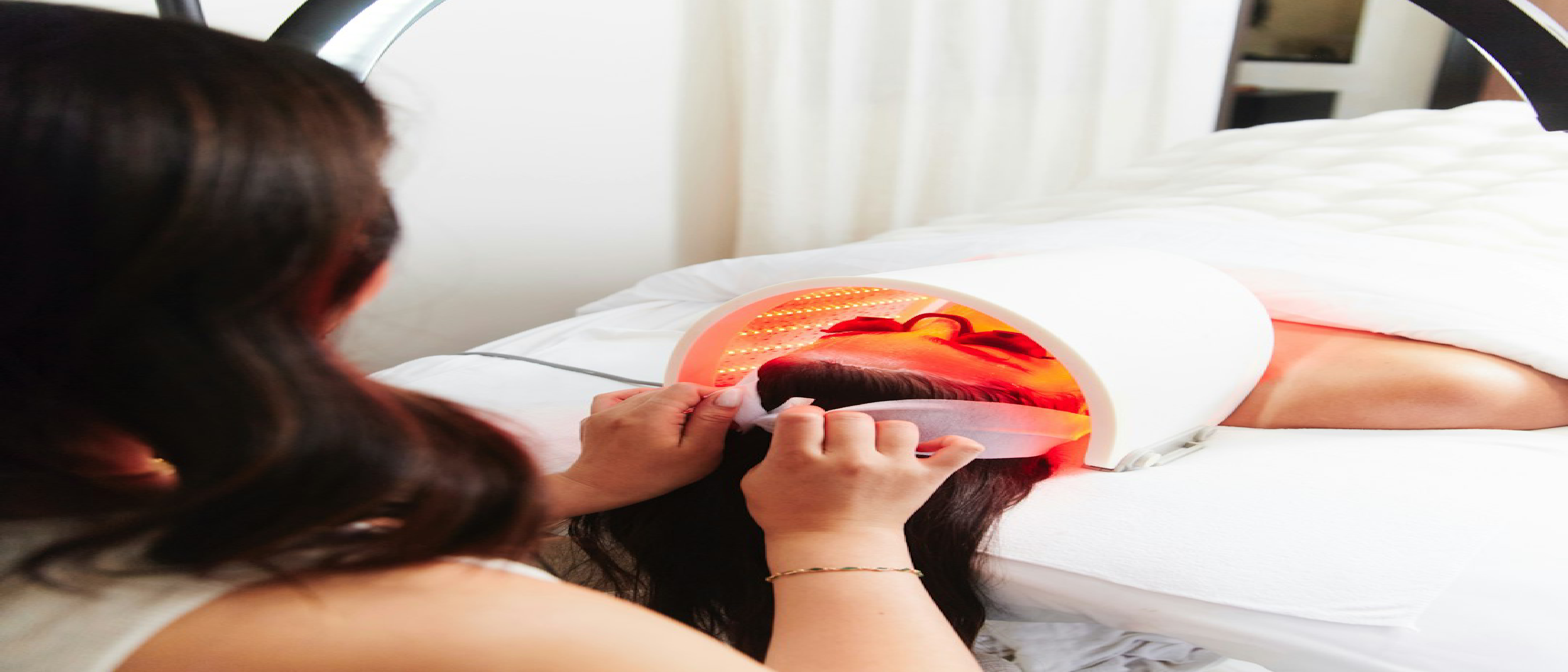 Red‑Light Therapy: The Home Hair‑Growth Revolution Tech