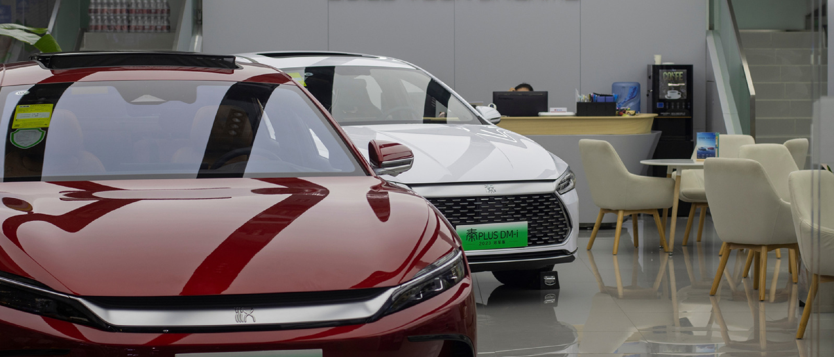 BYD Leads the Race to Solid‑State EV Batteries by 2027