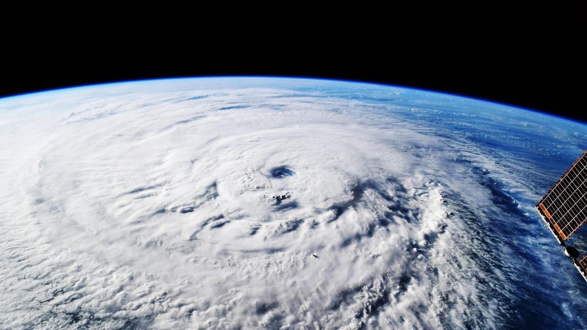 Weather Next AI Predicts Category 5 Hurricane Early
