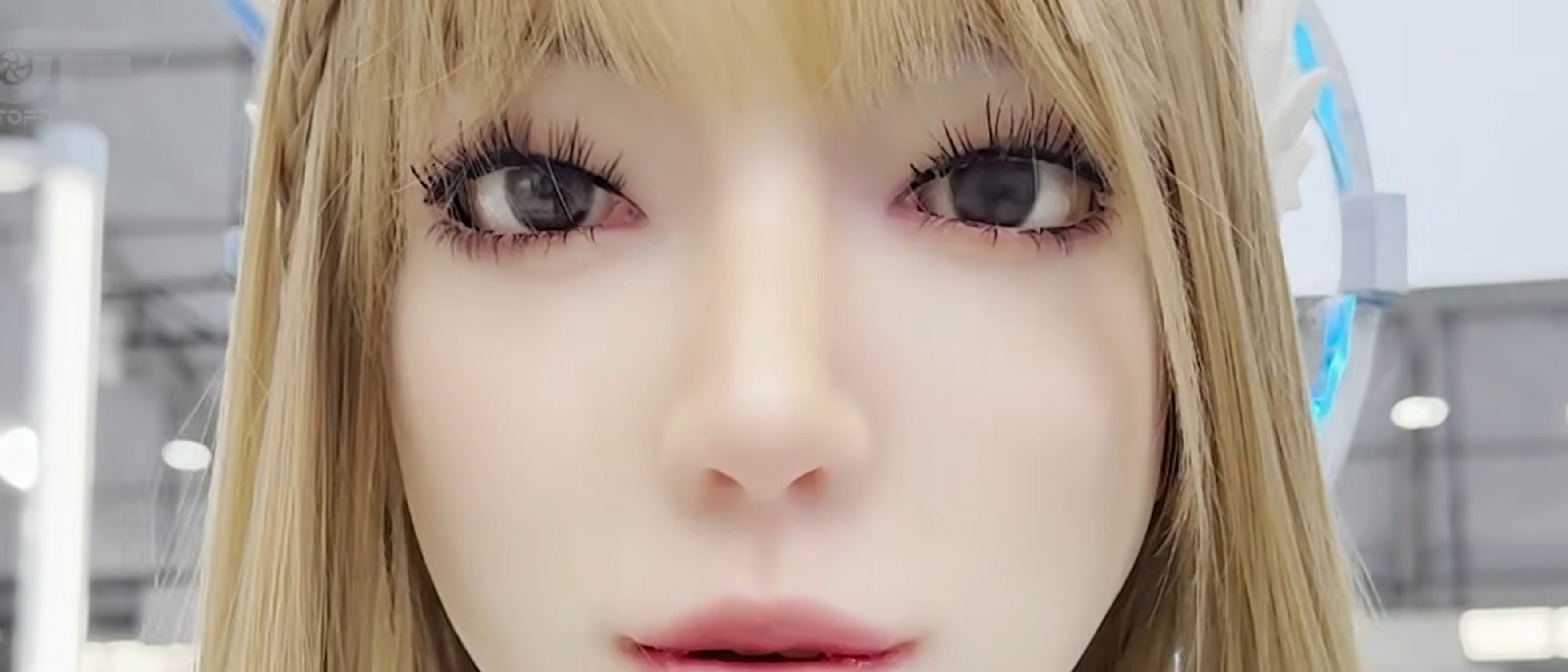 Yansyn‑X2: The First Robot That Can Cry in Shanghai