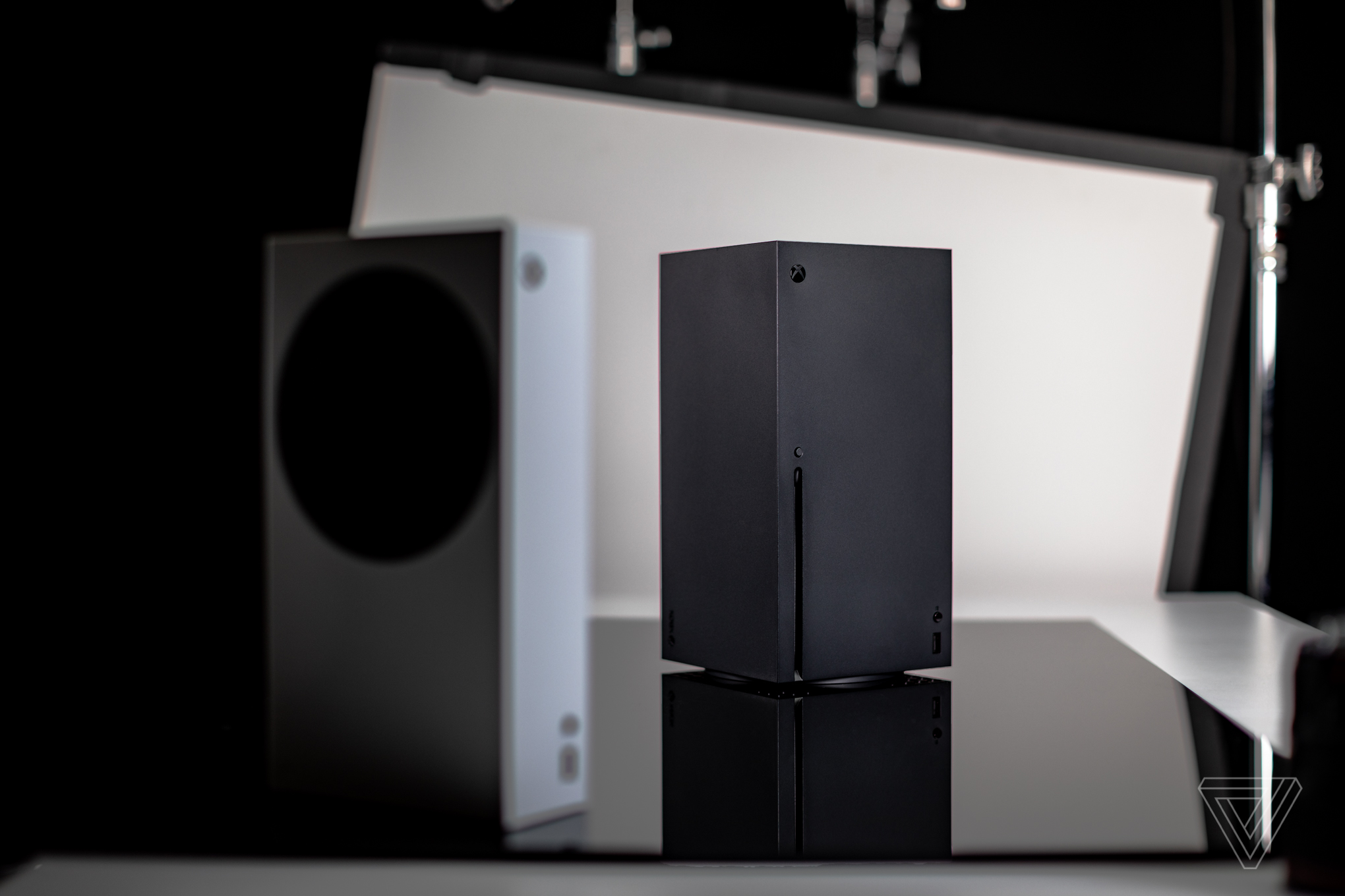 Microsoft Xbox Cuts 1600 Jobs