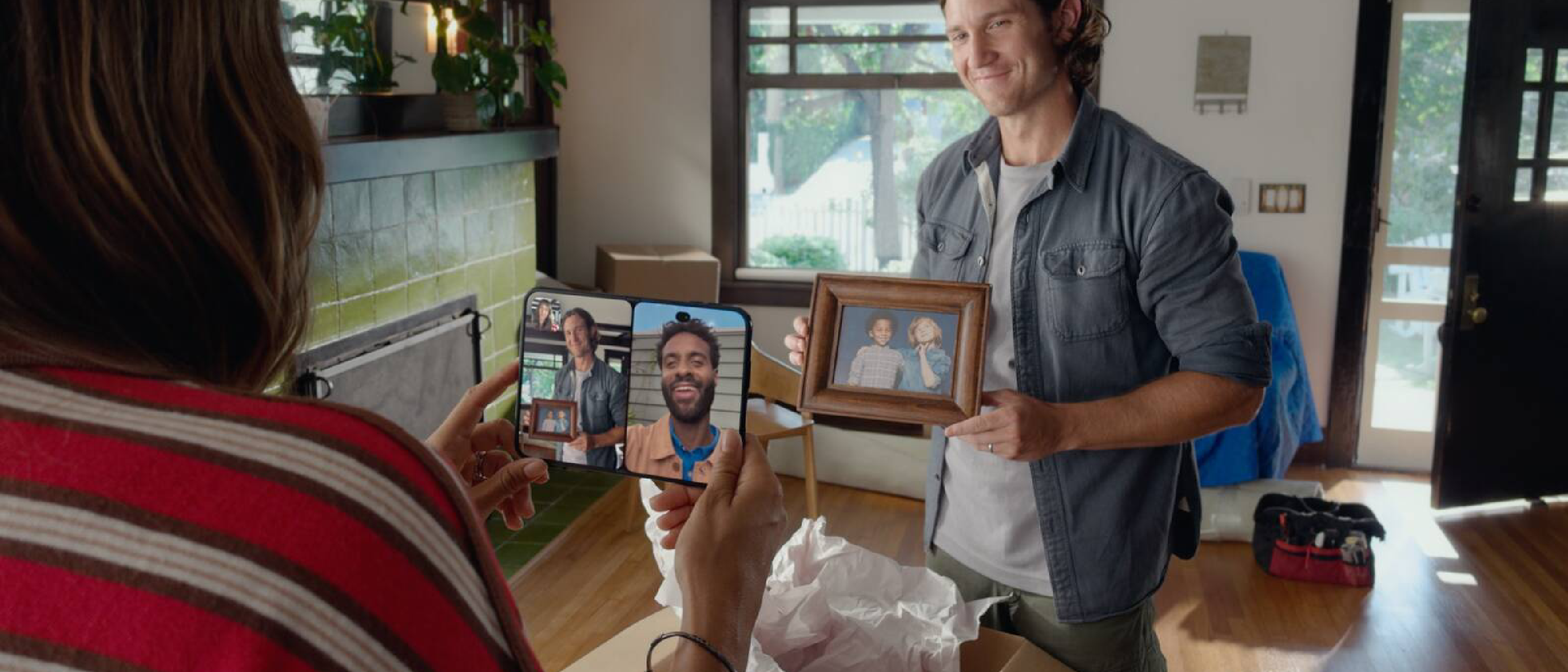 iPhone Duo’s Hidden Front Camera: Trash Photos, Video