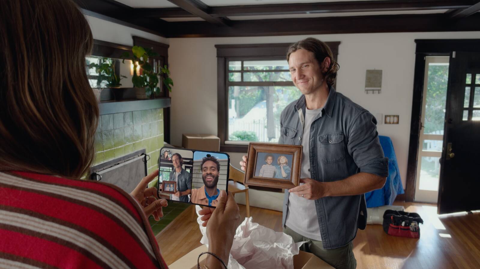 iPhone Duo’s Hidden Front Camera: Trash Photos, Video