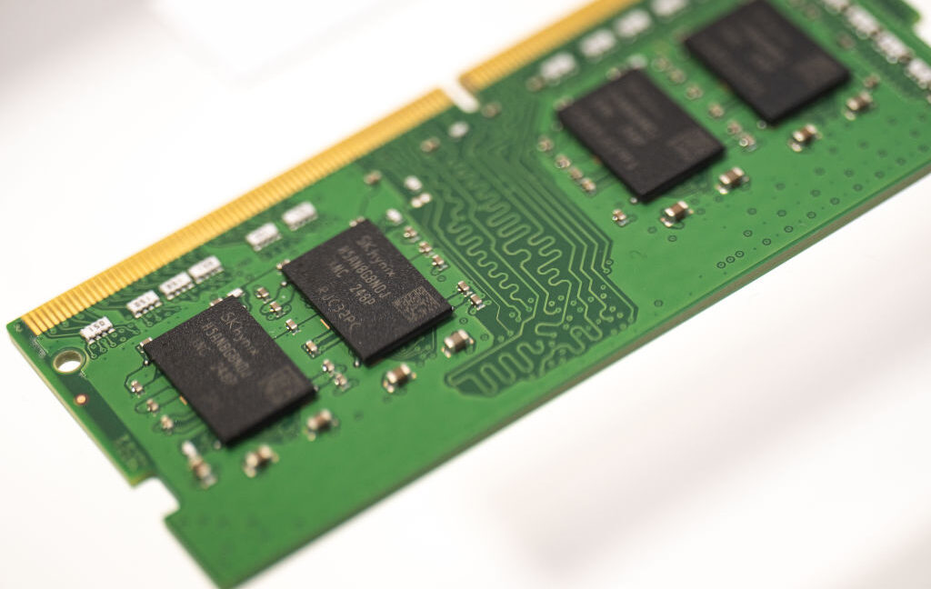 Memory Shortage Persists as AI & Server Demand Rises