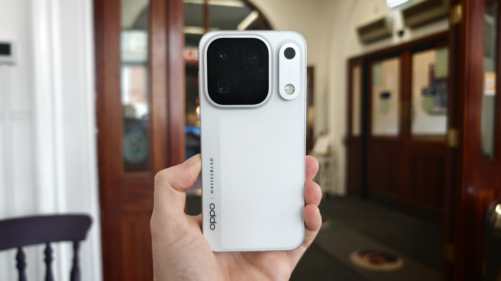 Oppo Find X10 Pro Max: Triple‑200MP, 3,600‑nit Display
