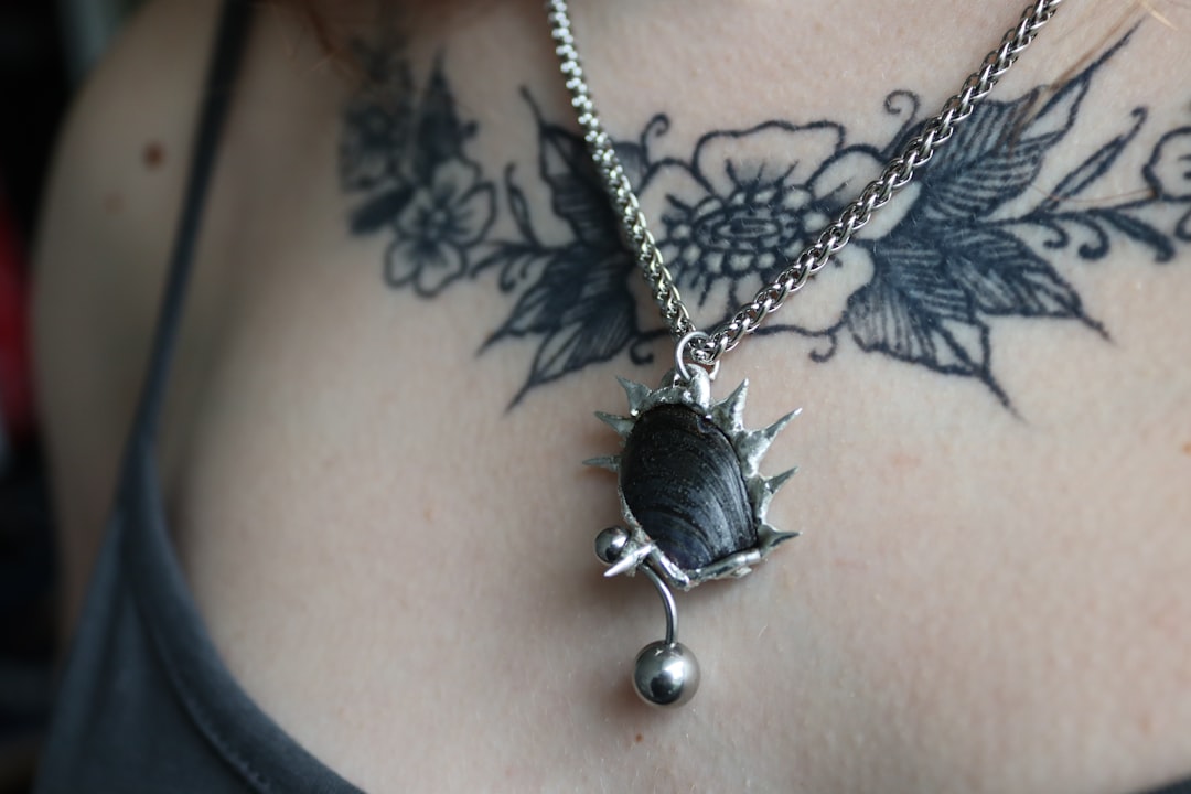 Noware’s ‘Puff’ Necklace: Retro‑Futuristic USB Drive