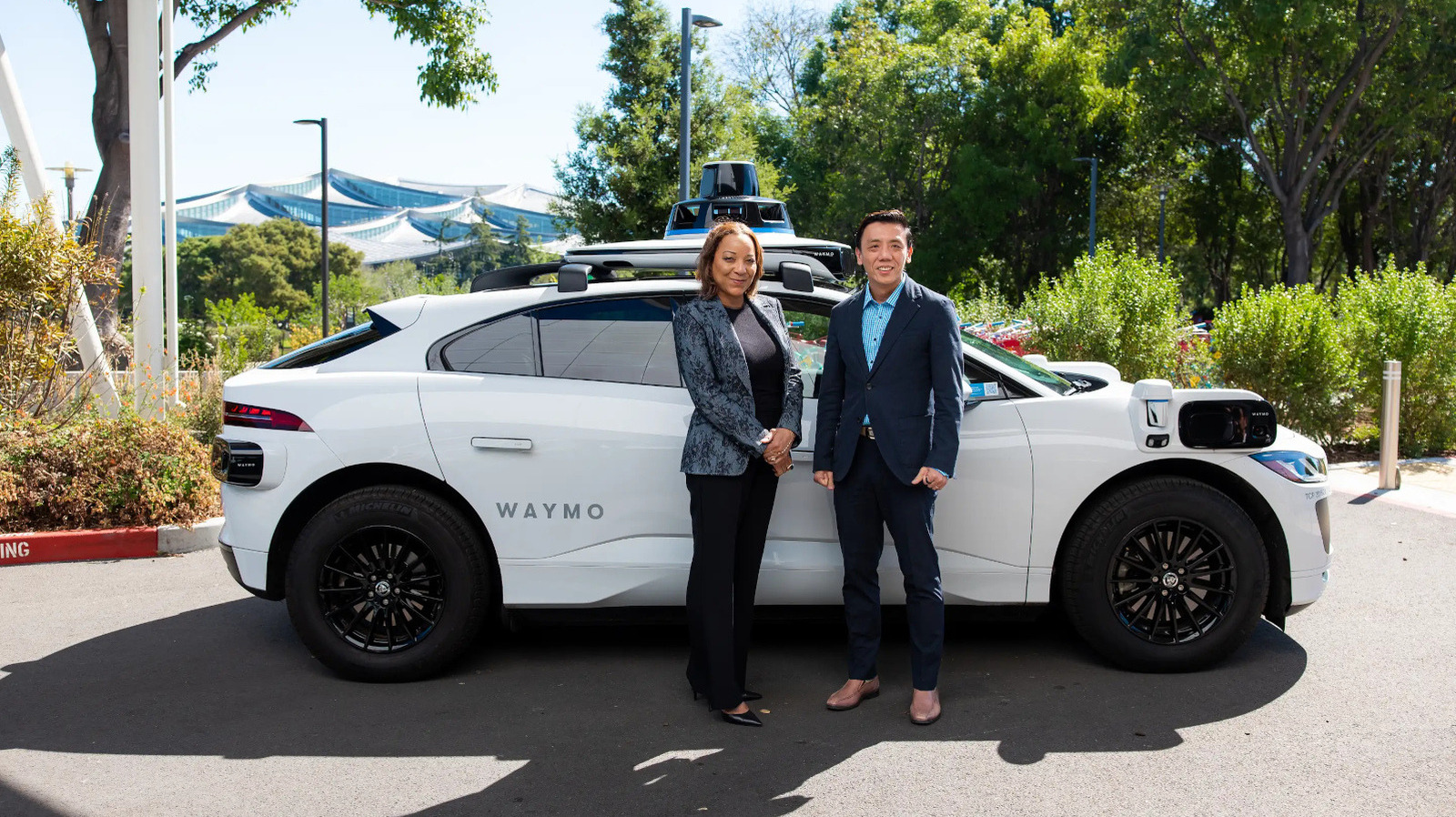 Waymo Expands Autonomous Ride‑Hailing to Singapore
