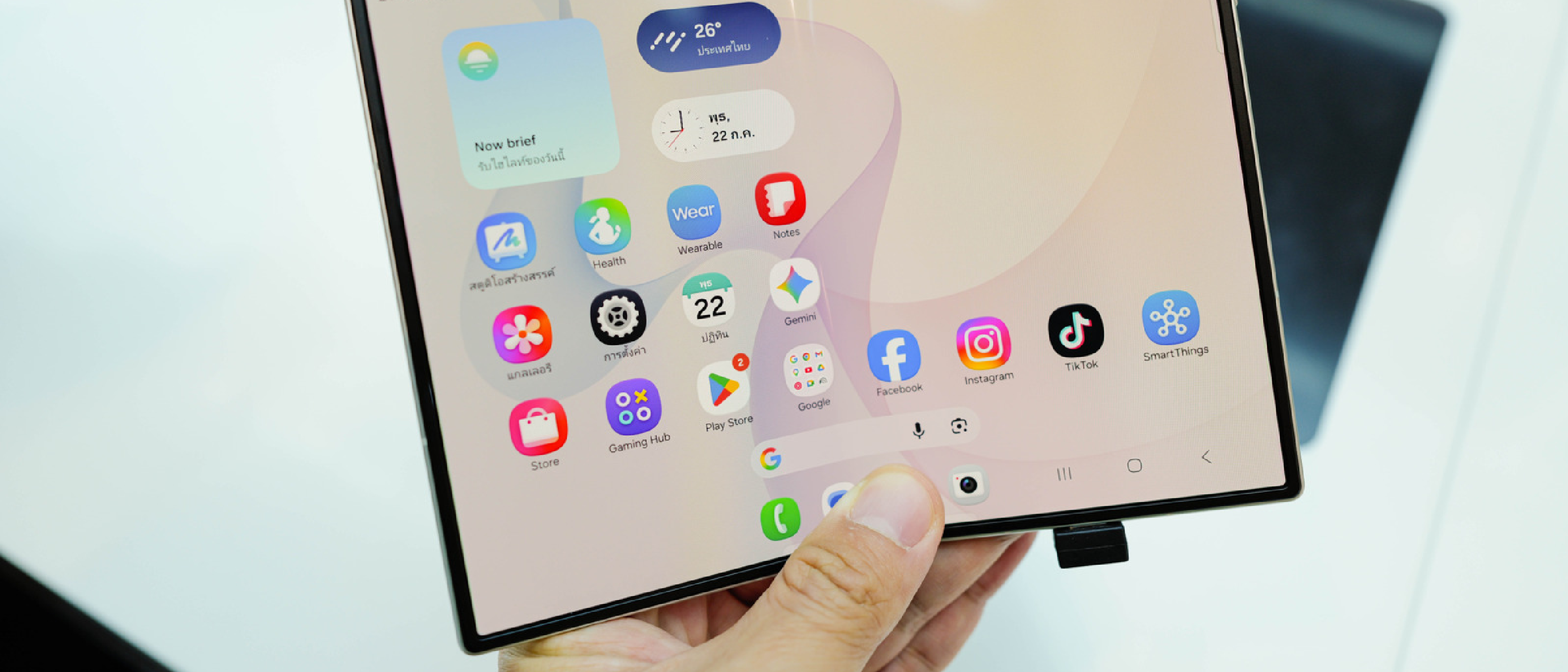 Apple i Phone Duo Launch Triggers Foldable Market Shift