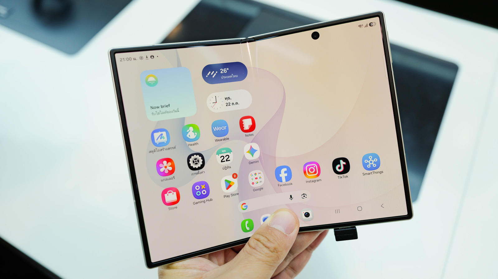 Apple i Phone Duo Launch Triggers Foldable Market Shift
